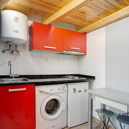 Tiny Little In The Centre Apartment